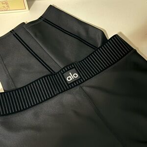 ALO Yoga Black Leggings